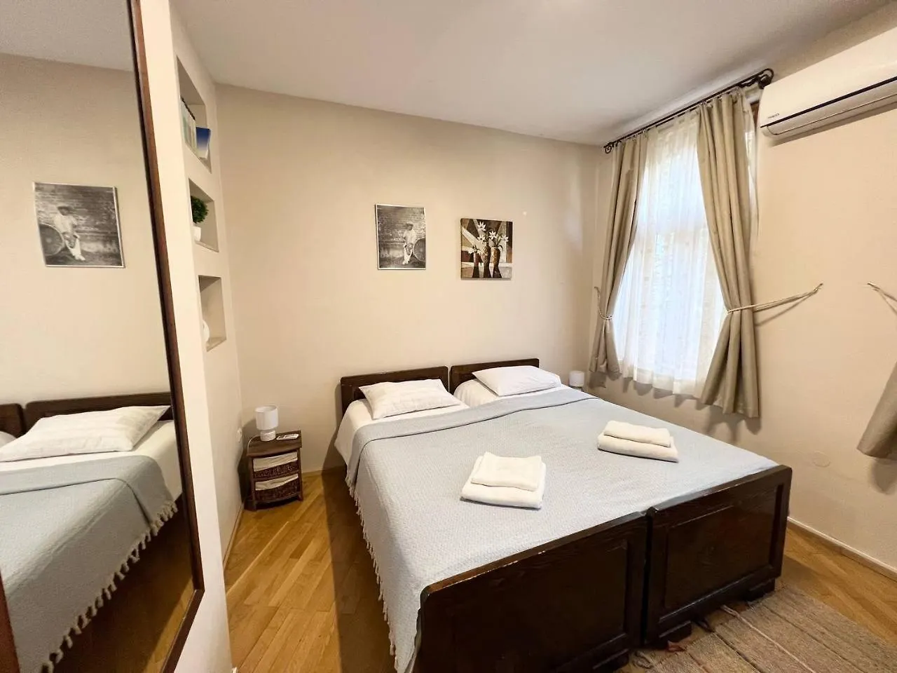 Time Traveling Apartment Sofia City ブルガリア