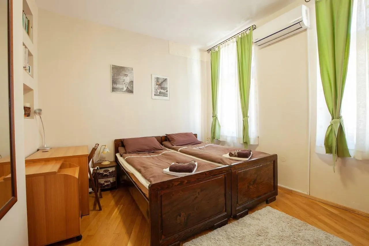Time Traveling Apartment Sofia City ブルガリア